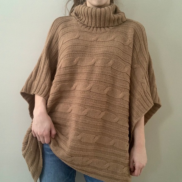 Y2k Gap Knit Camel Poncho 🐪 - Picture 3 of 5
